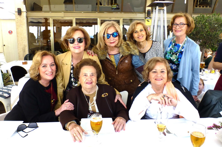 Hoy compartimos la felicidad de Doña Concha Sánchez de Alcazar Bueso en el día de su 99 cumpleaños.